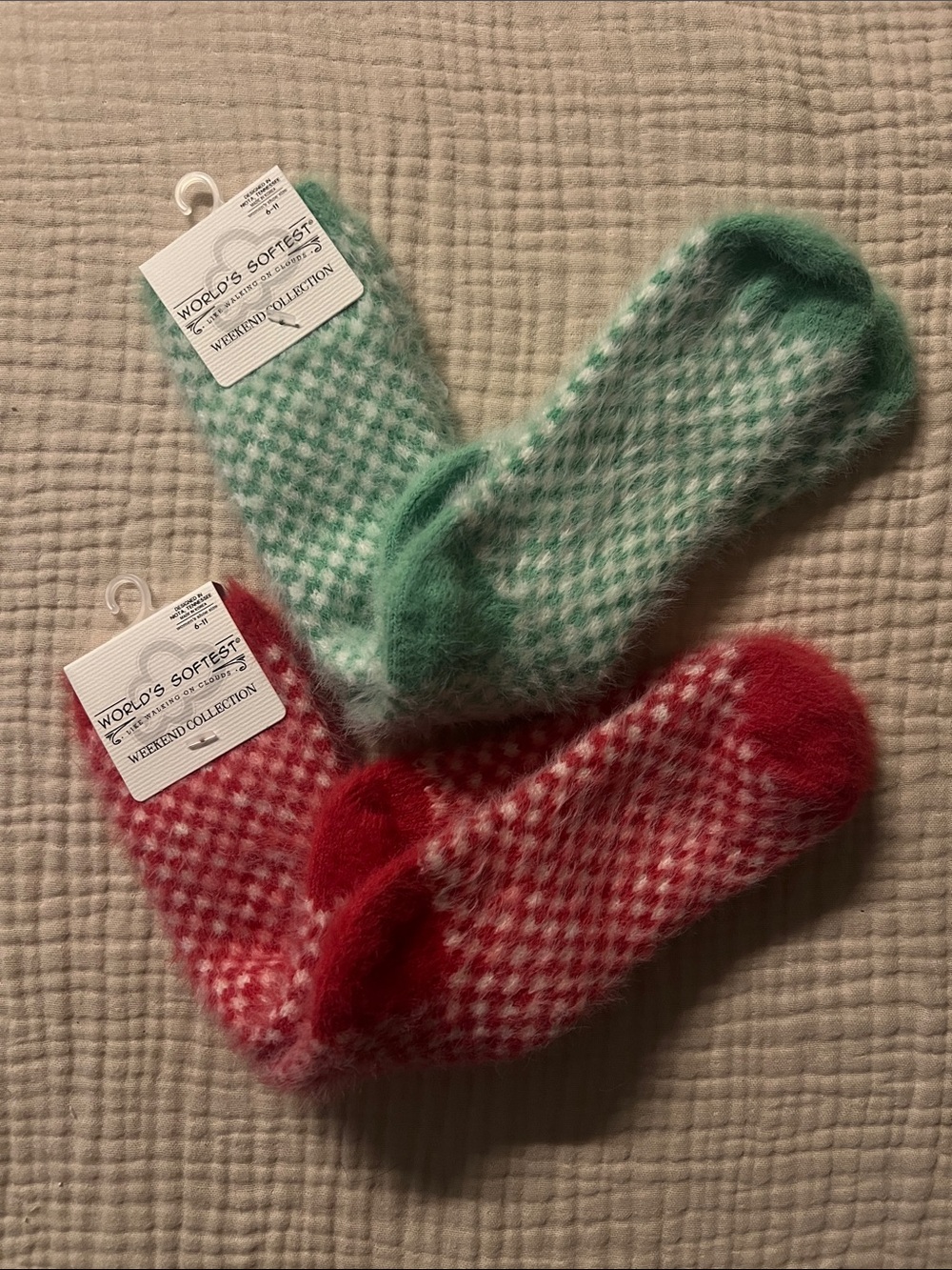 Fuzzy checkered socks - Mint & Red